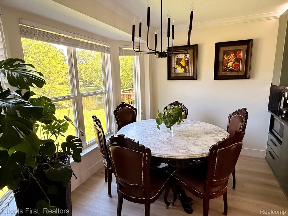 738 NATURES COVE CT Wixom City, MI 48393
