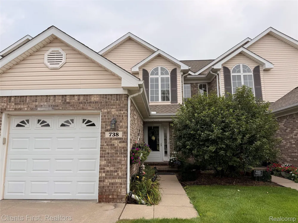 738 NATURES COVE CT Wixom City, MI 48393