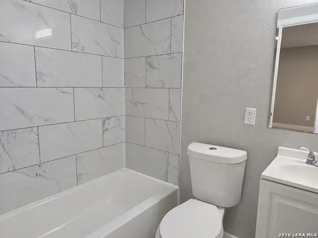 772 4TH ST Seguin, TX 78155