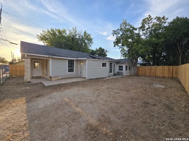 772 4TH ST Seguin, TX 78155