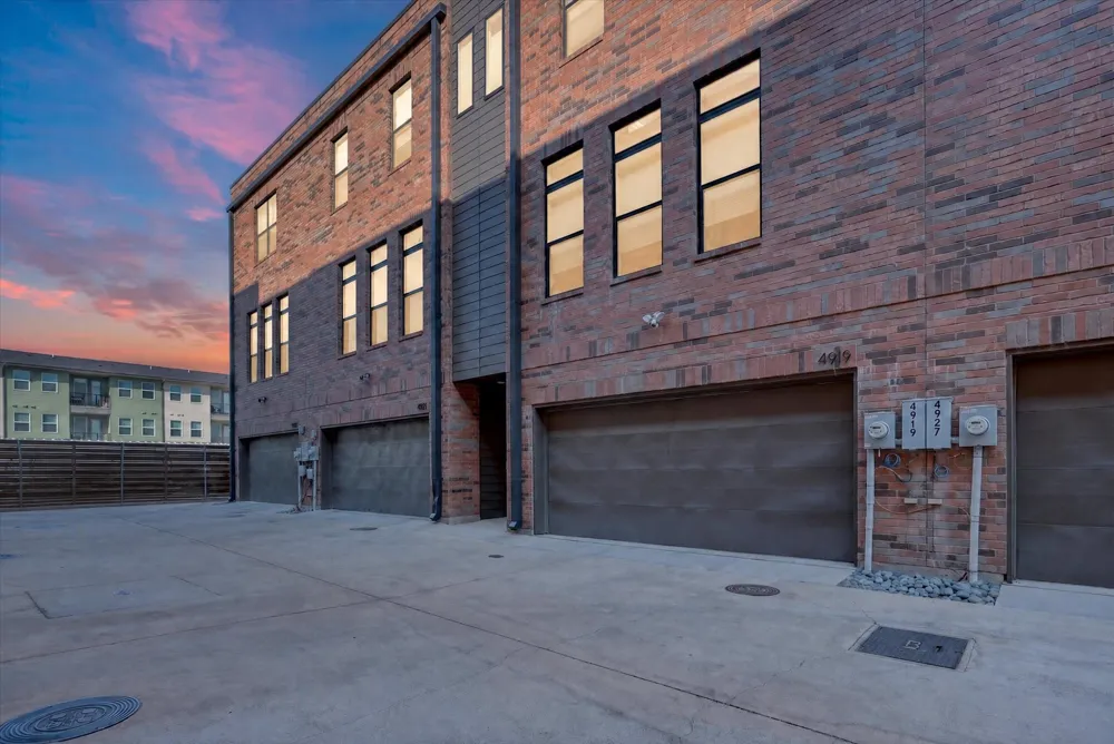 4919 Lexington Court Dallas, TX 75206