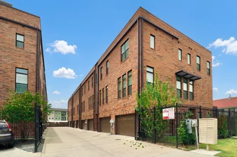 4919 Lexington Court