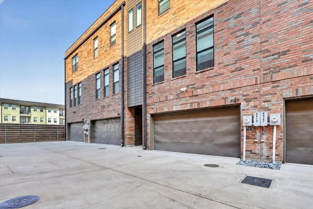 4919 Lexington Court Dallas, TX 75206