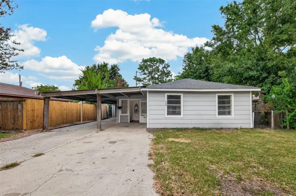 1509 Lawrence Avenue Pasadena, TX 77506
