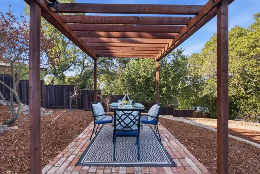 2109 Shirley Road Belmont, CA 94002
