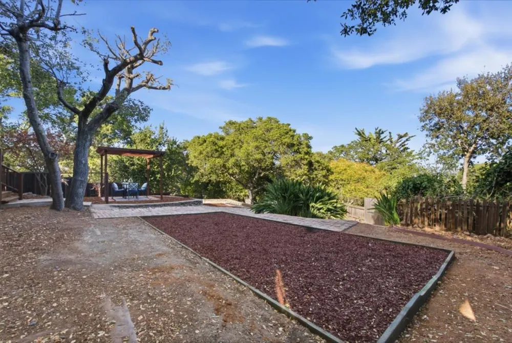 2109 Shirley Road Belmont, CA 94002