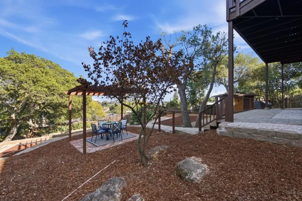 2109 Shirley Road Belmont, CA 94002