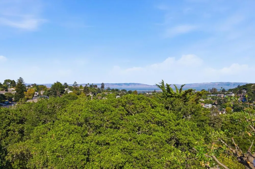 2109 Shirley Road Belmont, CA 94002