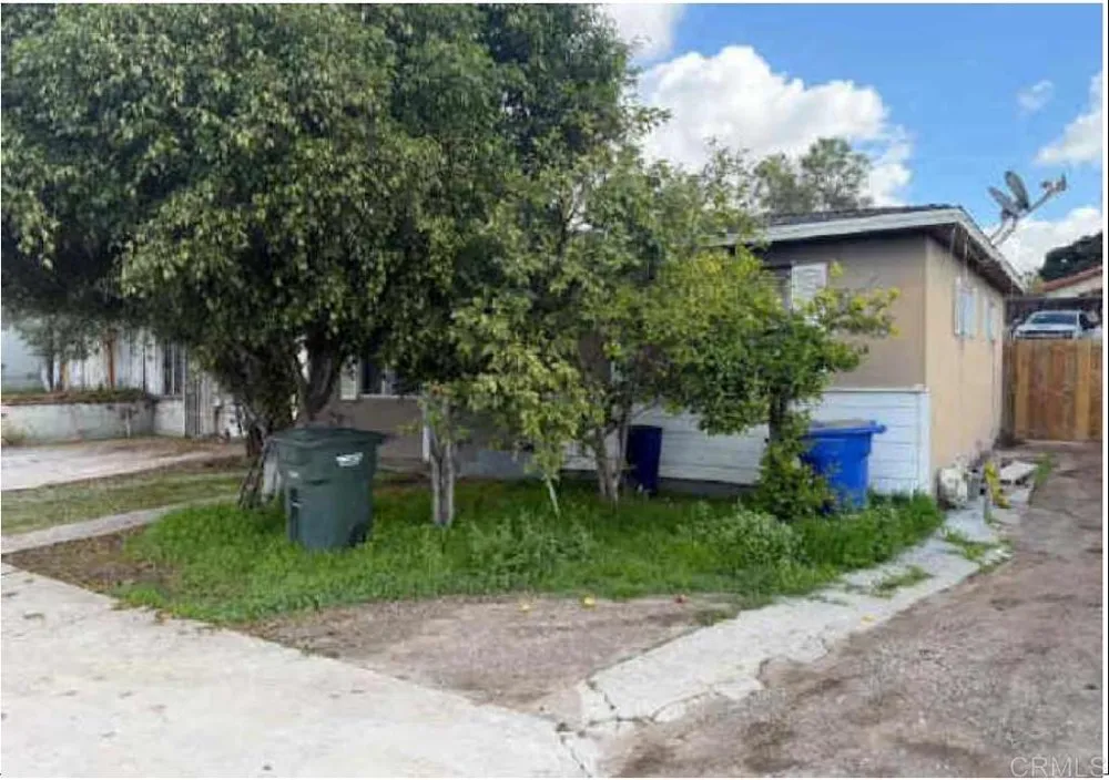 716 Civic Center Drive Vista, CA 92084