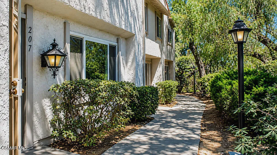 207 Green Heath Place Thousand Oaks, CA 91361