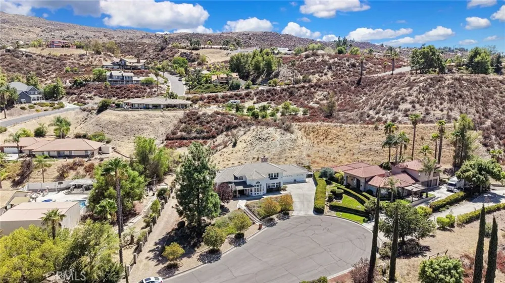 42815 Pheasant Hill Place Hemet, CA 92544