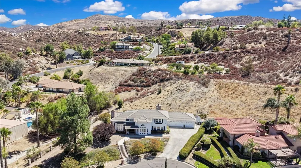 42815 Pheasant Hill Place Hemet, CA 92544