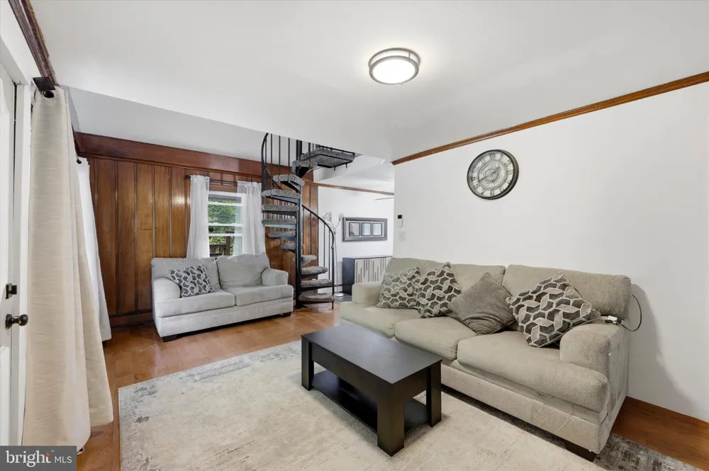 801 E PENN PINES BOULEVARD Aldan, PA 19018