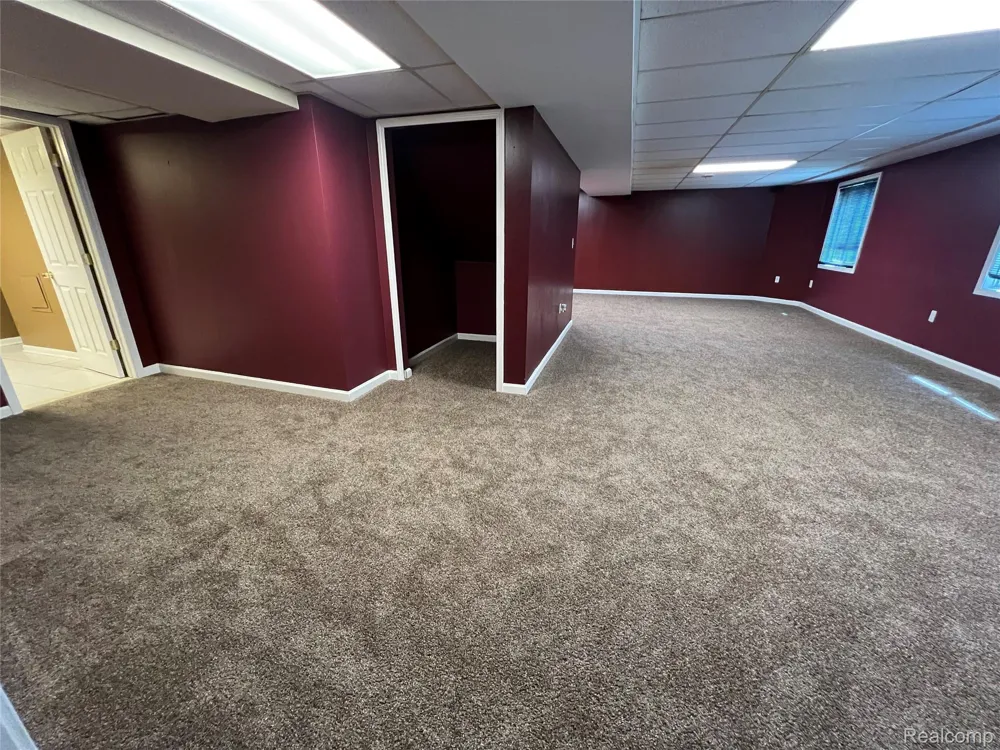 45475 Irvine Drive Novi City, MI 48374