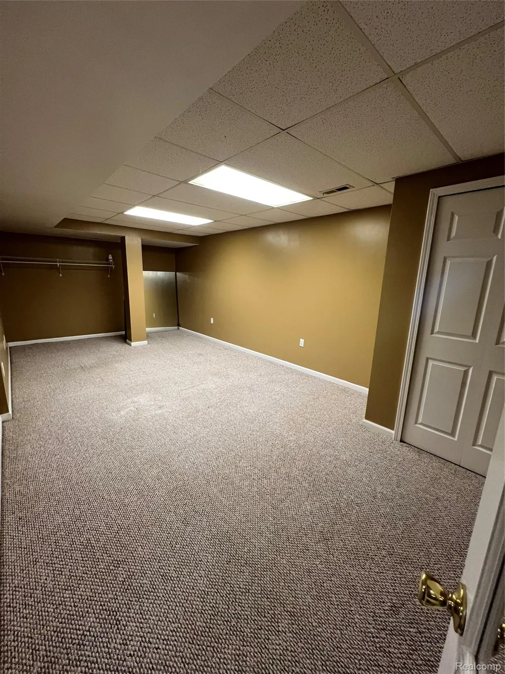45475 Irvine Drive Novi City, MI 48374