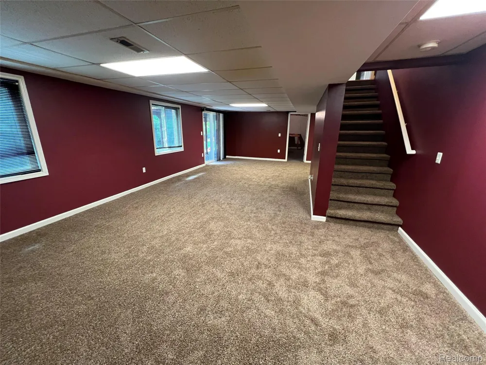 45475 Irvine Drive Novi City, MI 48374