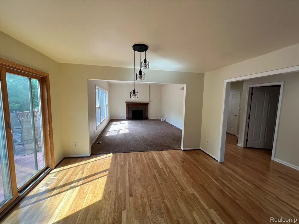 45475 Irvine Drive Novi City, MI 48374