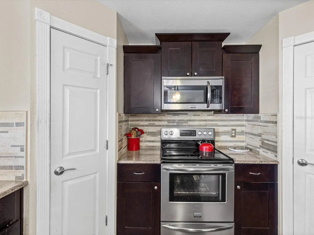 12614 LAKE VISTA DRIVE Gibsonton, FL 33534