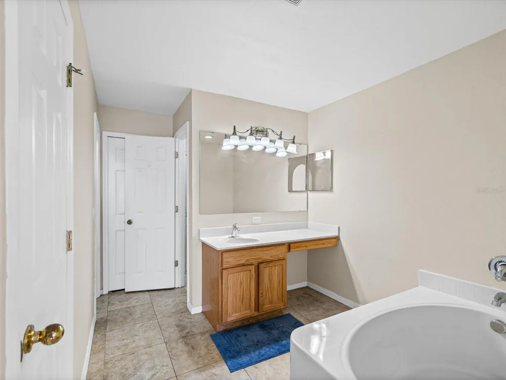 12614 LAKE VISTA DRIVE Gibsonton, FL 33534