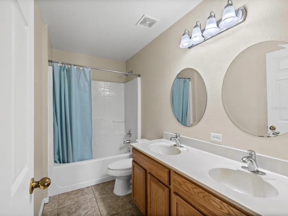 12614 LAKE VISTA DRIVE Gibsonton, FL 33534