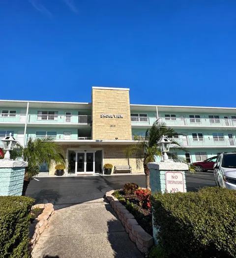 1819 SHORE DRIVE S #307
