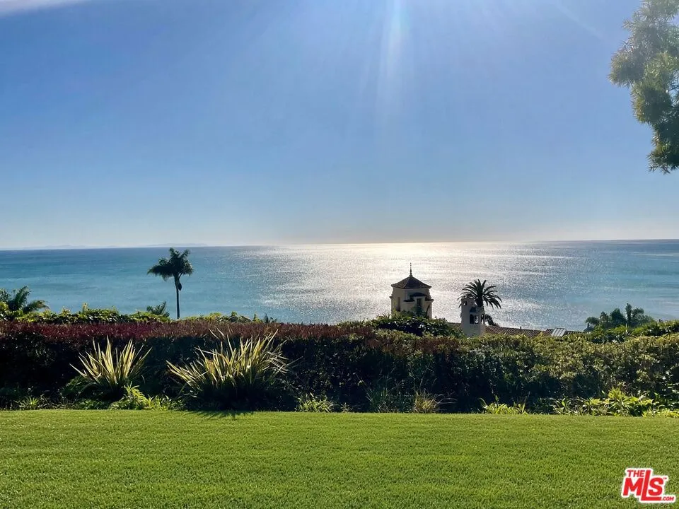250 Trino Way Los Angeles, CA 90272