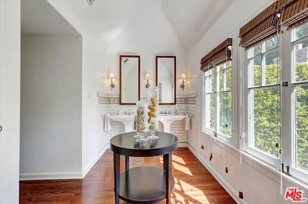 1744 Gardner Street Los Angeles, CA 90046