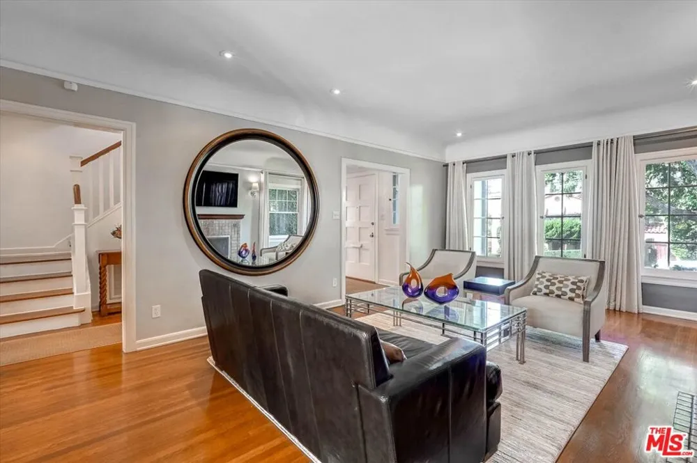 1744 Gardner Street Los Angeles, CA 90046