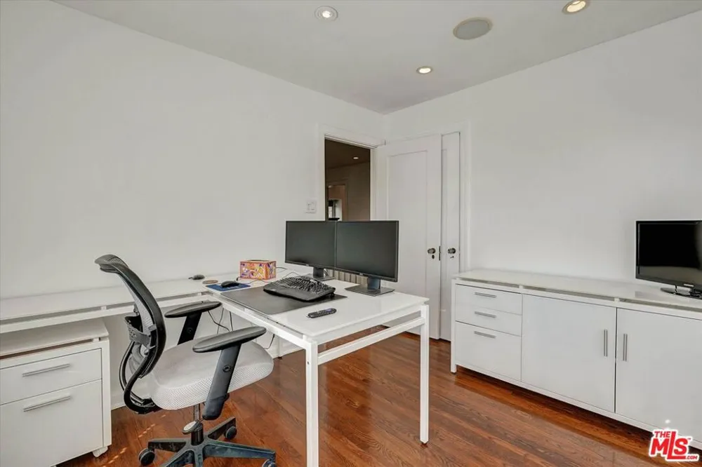 1744 Gardner Street Los Angeles, CA 90046