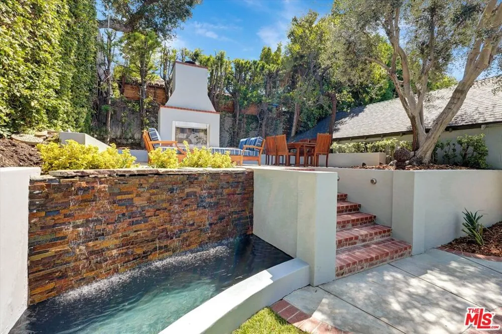 1744 Gardner Street Los Angeles, CA 90046