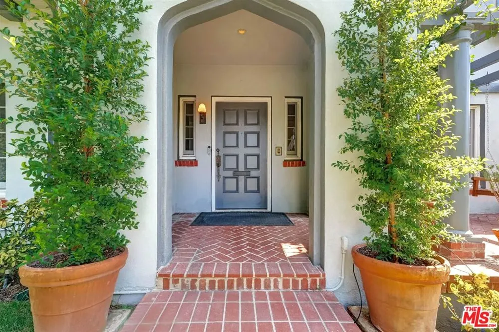 1744 Gardner Street Los Angeles, CA 90046