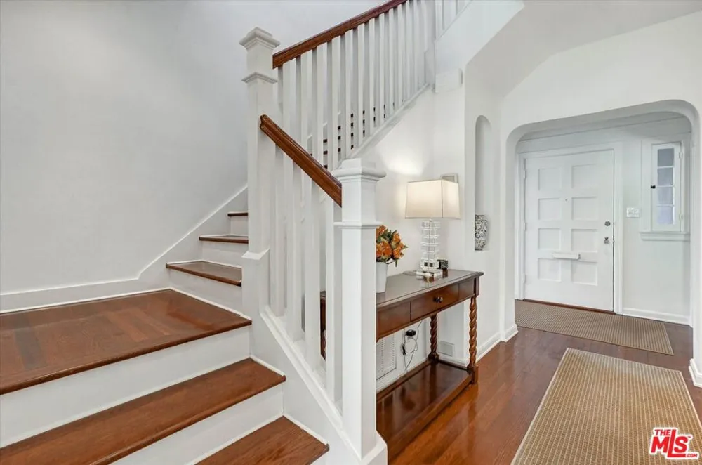 1744 Gardner Street Los Angeles, CA 90046