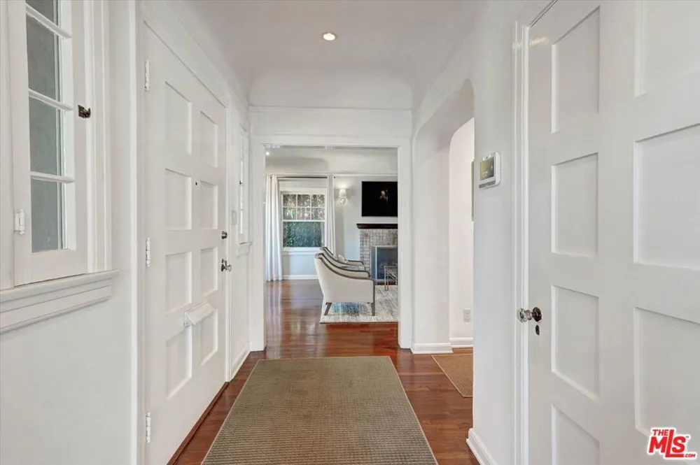 1744 Gardner Street Los Angeles, CA 90046