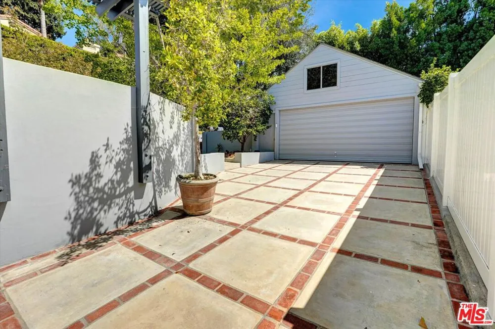 1744 Gardner Street Los Angeles, CA 90046