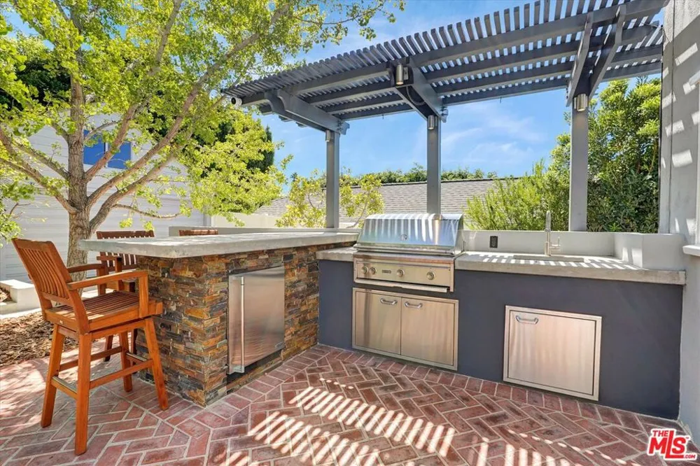 1744 Gardner Street Los Angeles, CA 90046