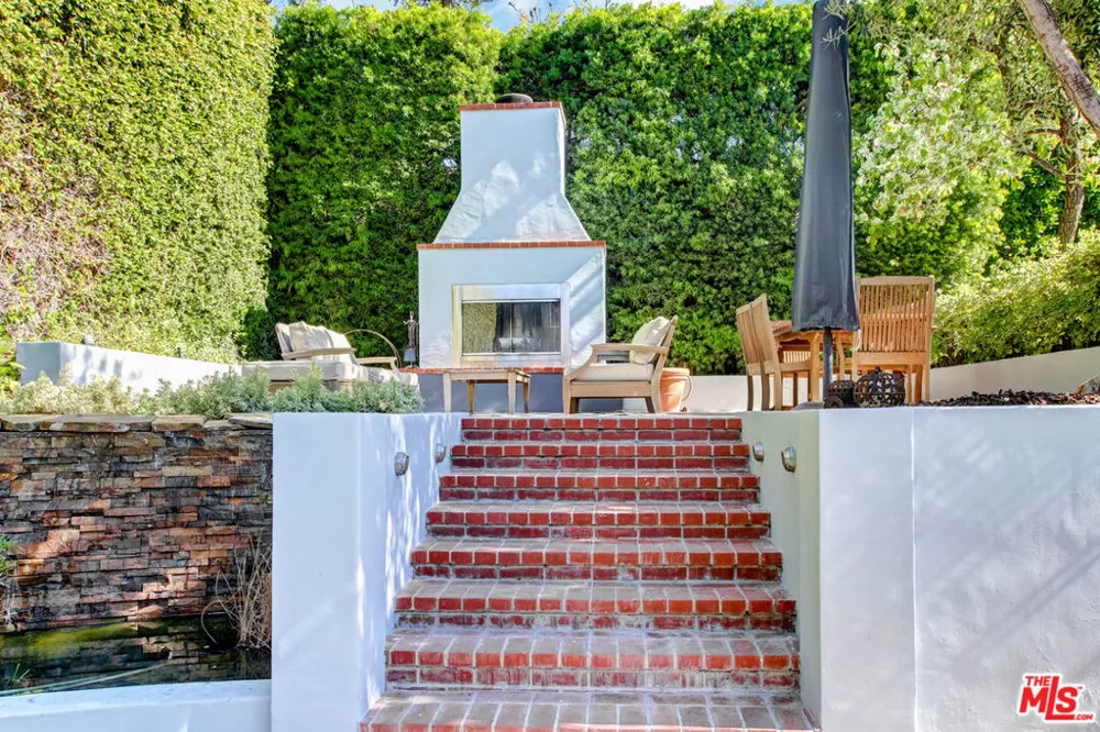 1744 Gardner Street Los Angeles, CA 90046