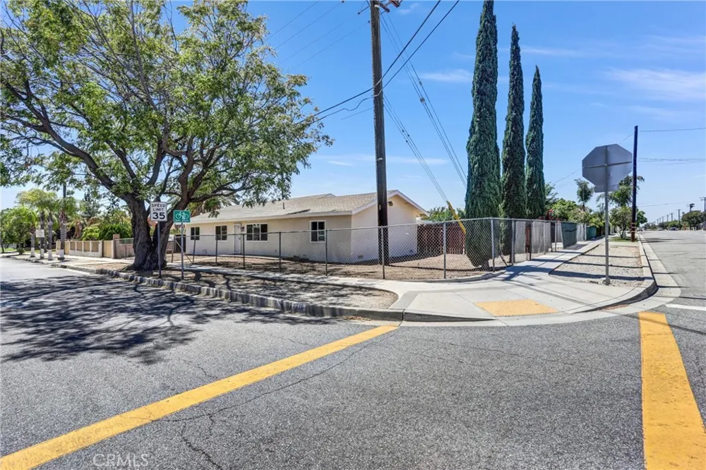 7716 Juniper Avenue Fontana, CA 92336