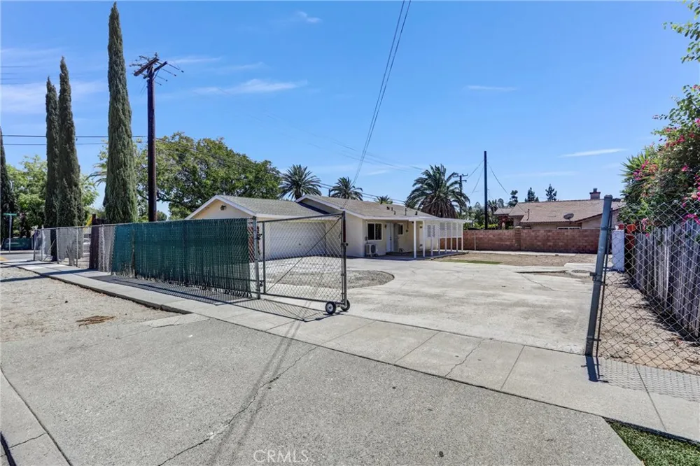 7716 Juniper Avenue Fontana, CA 92336