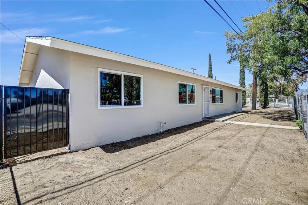 7716 Juniper Avenue Fontana, CA 92336