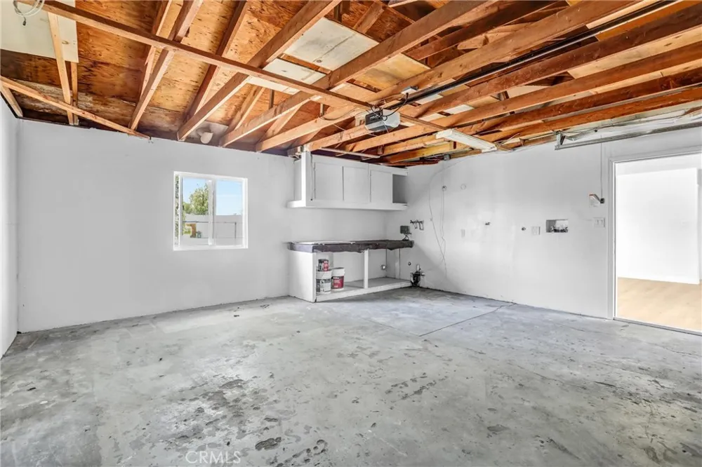 7716 Juniper Avenue Fontana, CA 92336
