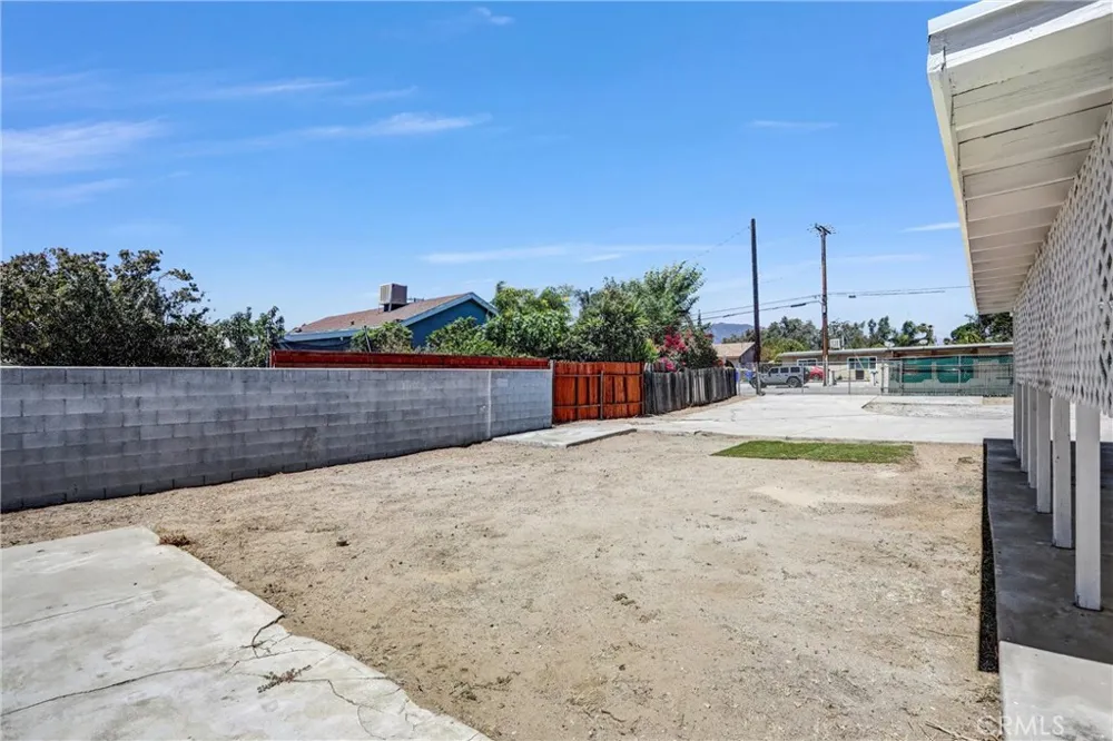 7716 Juniper Avenue Fontana, CA 92336