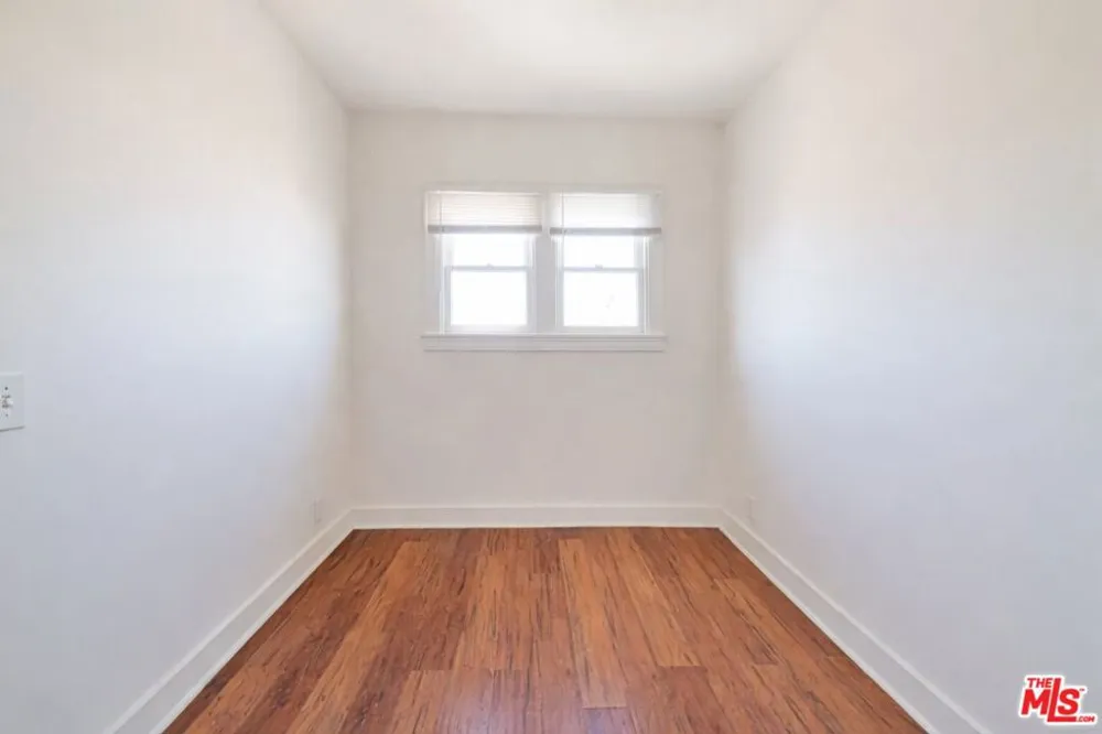 537 S Kenmore Avenue #400 Los Angeles, CA 90020