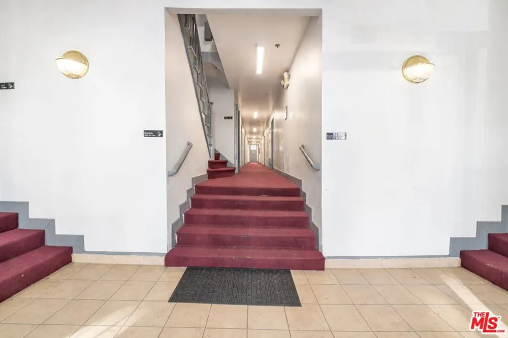 537 S Kenmore Avenue #400 Los Angeles, CA 90020