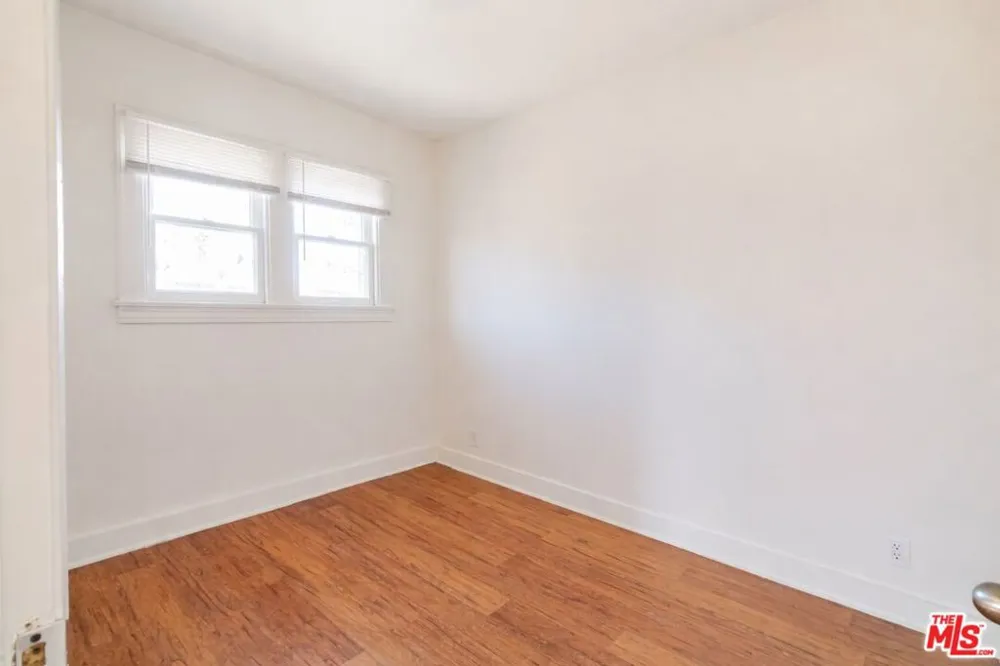 537 S Kenmore Avenue #400 Los Angeles, CA 90020