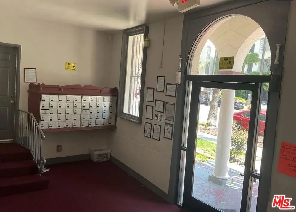 537 S Kenmore Avenue #400 Los Angeles, CA 90020