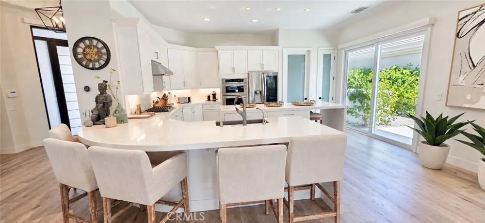 18 Via Las Flores Rancho Mirage, CA 92270