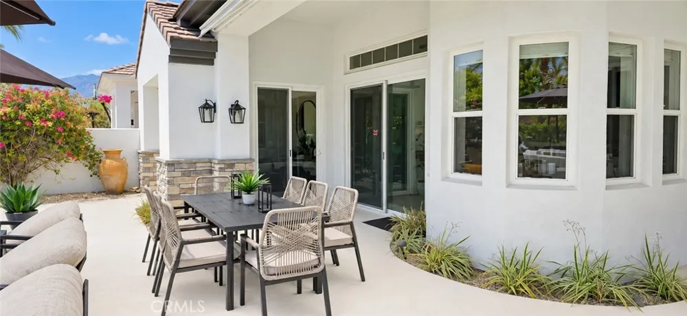 18 Via Las Flores Rancho Mirage, CA 92270