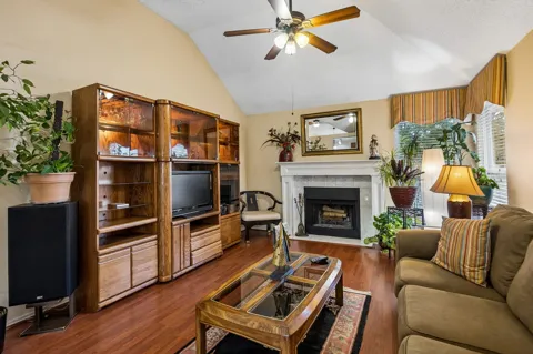 707 Meadowcreek Court