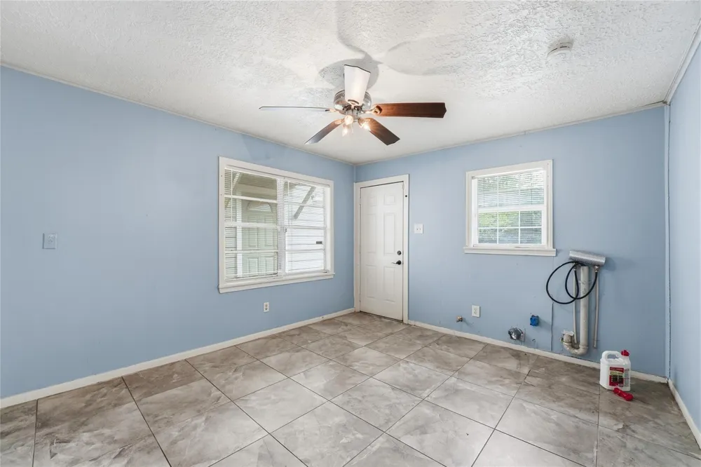 6526 Lindenn Street Houston, TX 77087