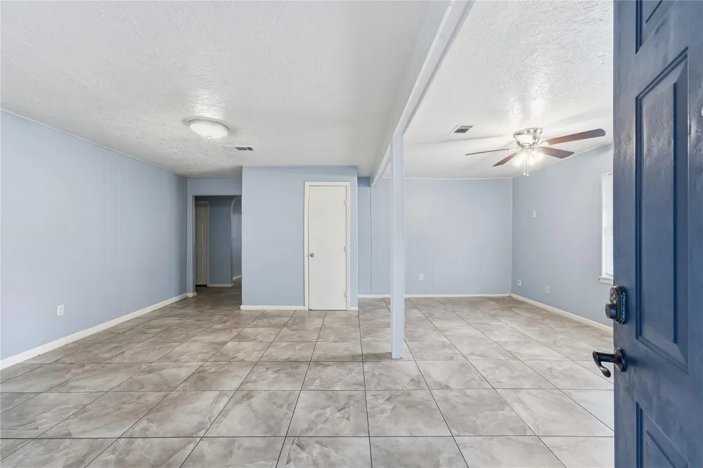 6526 Lindenn Street Houston, TX 77087